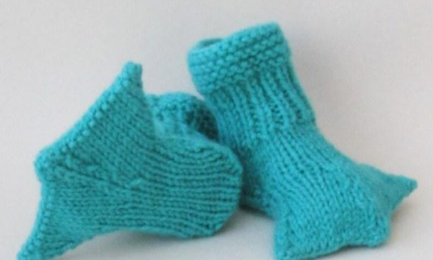 Knit a Pair of Ducky or Froggy Baby Feet … Two Patterns in One!