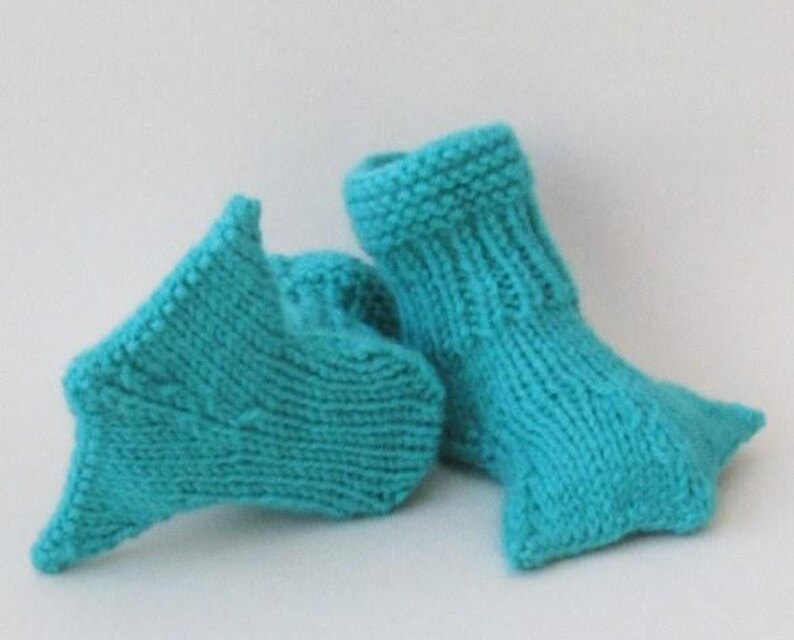 Knit a Pair of Ducky or Froggy Baby Feet … Two Patterns in One!