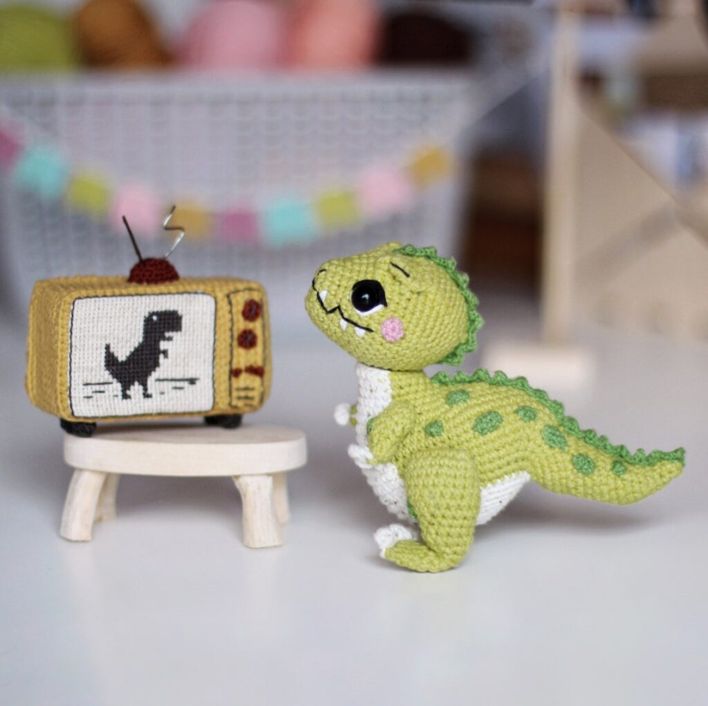 Tyrannosaurus Rex Amigurumi With Bonus TV Set Featuring The Famed Dino Game ... So Fun!
