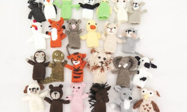 Knitters, You’ll Love This! Get 25 Animal Finger Puppet Patterns In One Great Set!