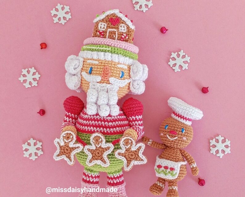 Say Hello To The Sweetest Santa Amigurumi of The Season … Get the Pattern!