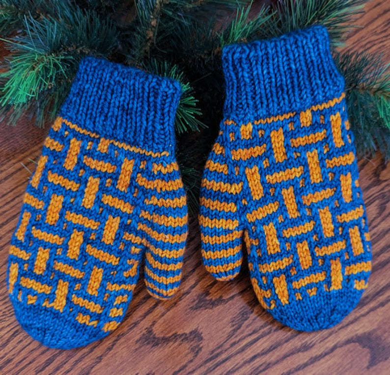 Form & Function Meet With These Five Double-Lined Mittens Patterns