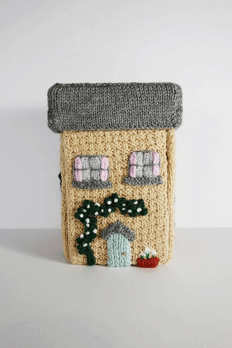 There's a Big Surprise Inside Frankie Brown's Knitted Christmas House / Advent Calendar ... Free Pattern!