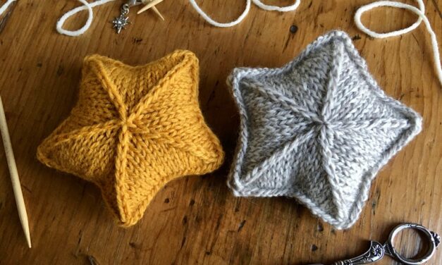 Two Star Knit Star Patterns That Make Perfect Ornaments & Decorations