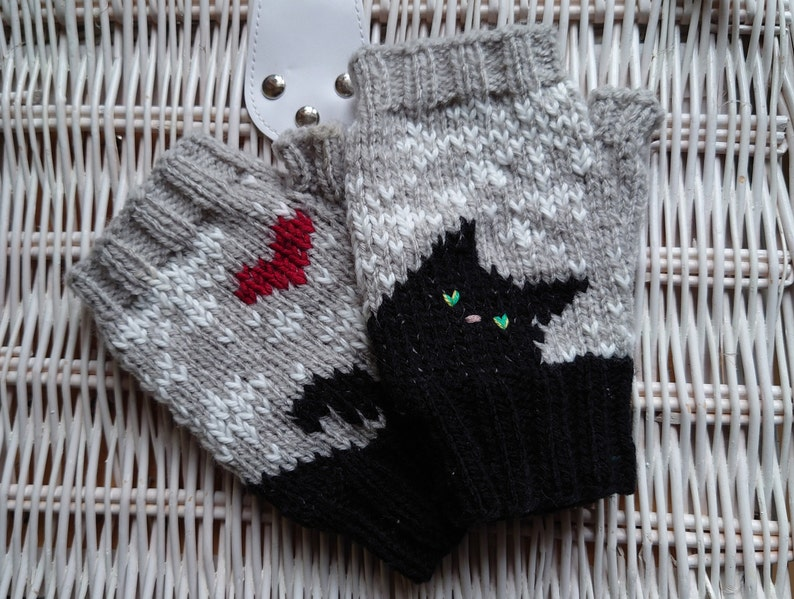 Knit a Pair of Purrfect Kitten Mittens ... 5 Fun Options!