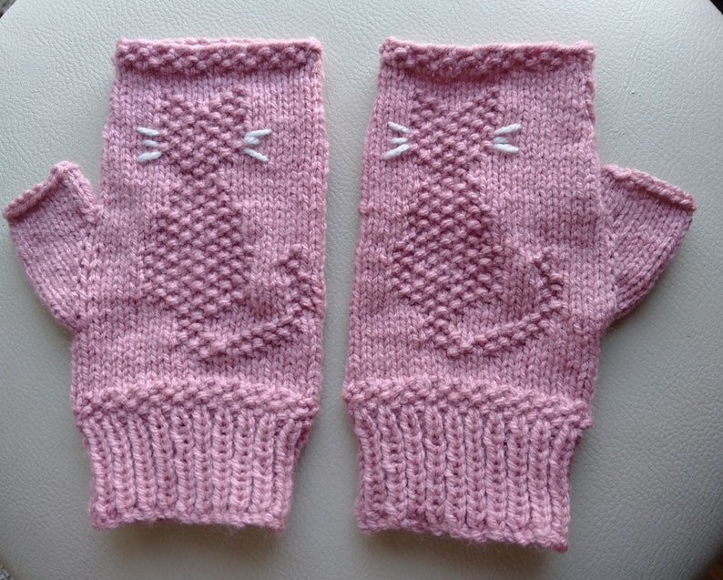 Knit a Pair of Purrfect Kitten Mittens ... 5 Fun Options!