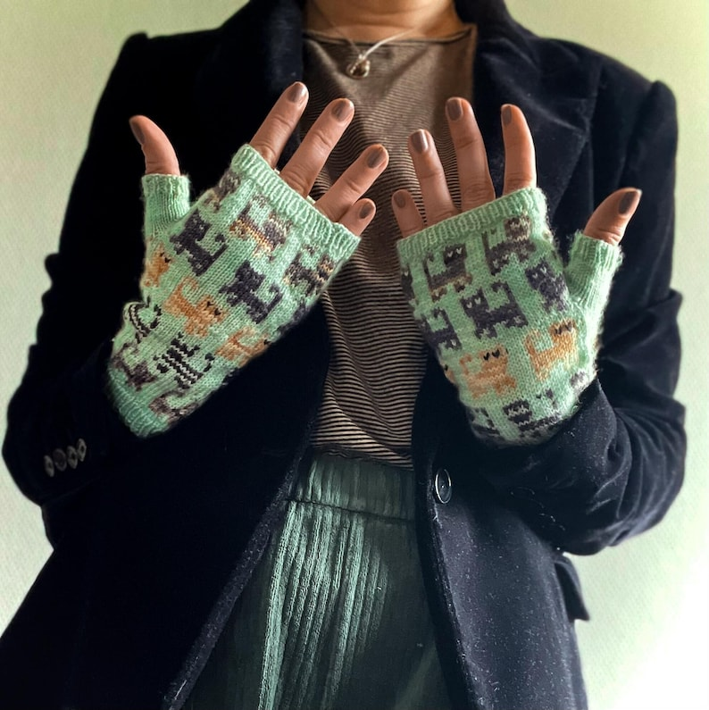 Knit a Pair of Purrfect Kitten Mittens ... 5 Fun Options!