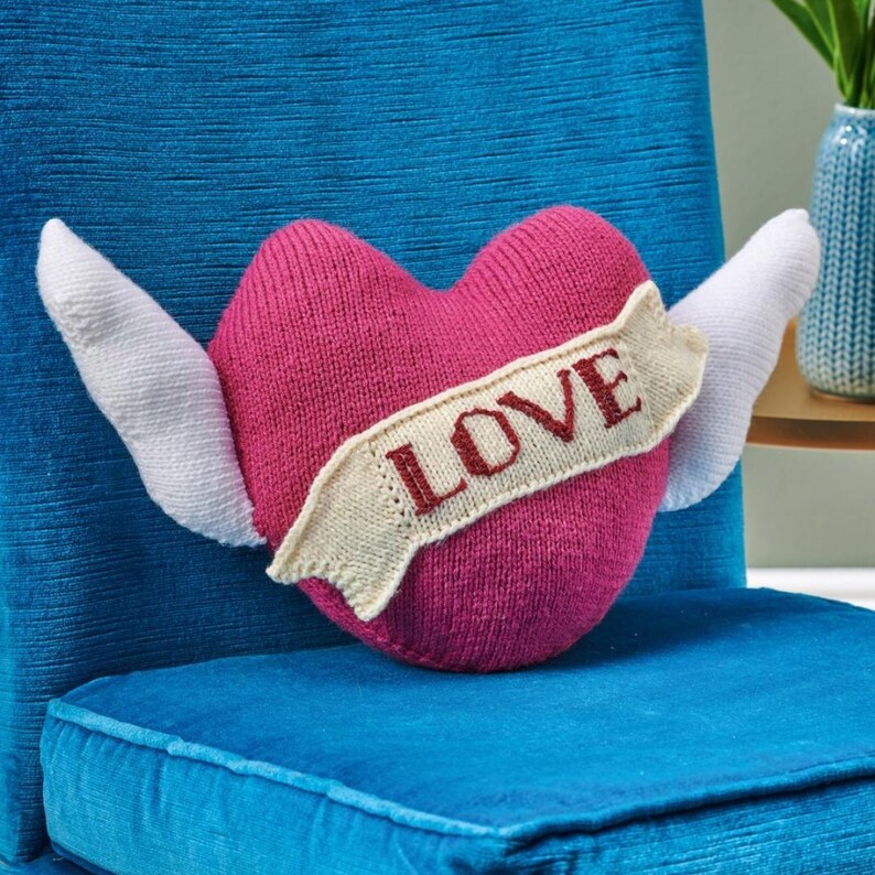 Five Unique Heart Pillow Patterns For Knitters & Crocheters