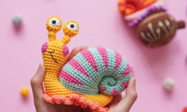 Crochet a Super Sweet ‘Slimy The Snail’ Amigurumi With This Perky Pattern By Aquariwool