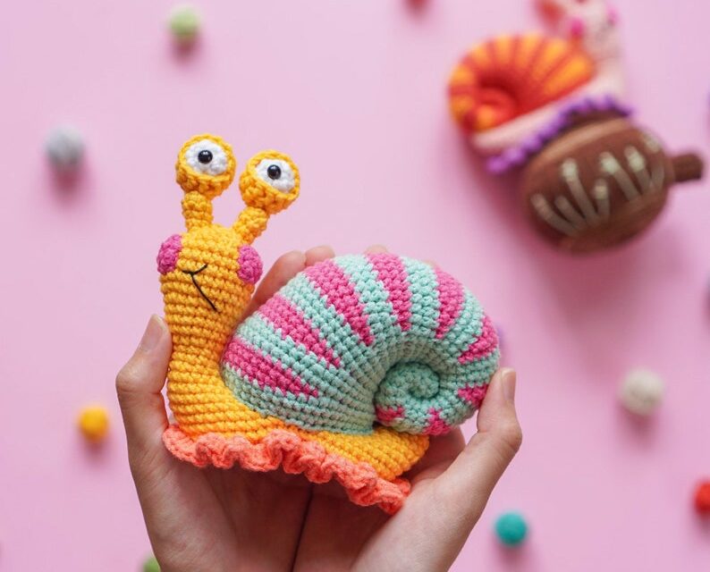 Crochet a Super Sweet ‘Slimy The Snail’ Amigurumi With This Perky Pattern By Aquariwool