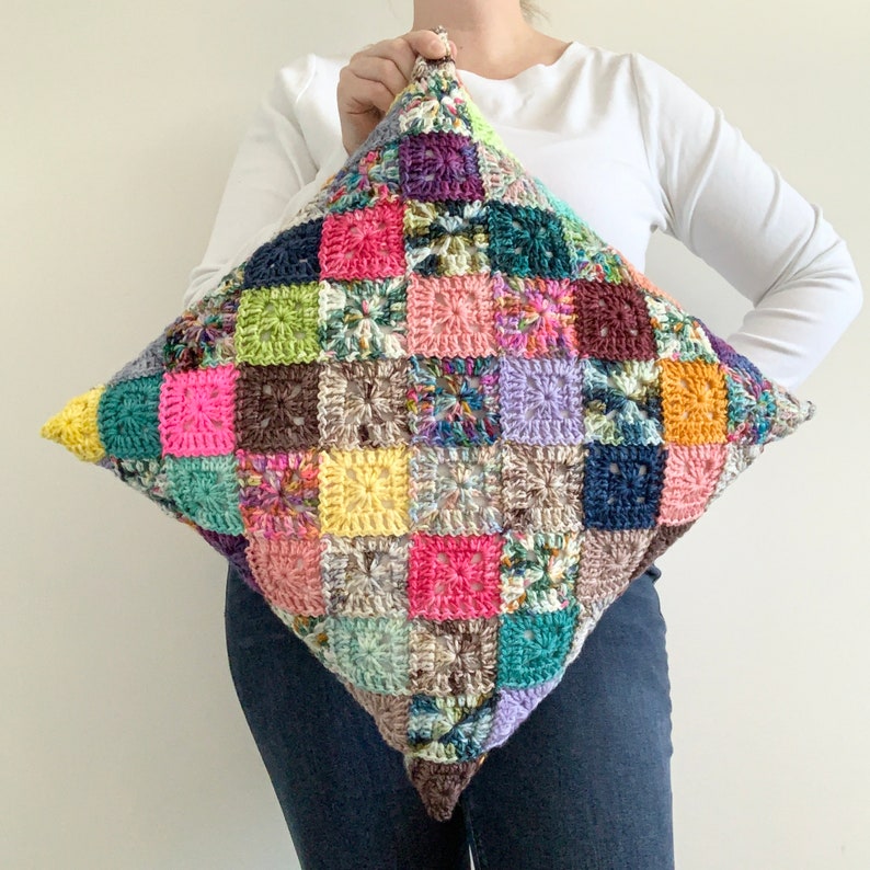 Say Hello To The Solid Scrappy Granny Pillow Pattern - Now This Is A Gorgeous Stashbuster!