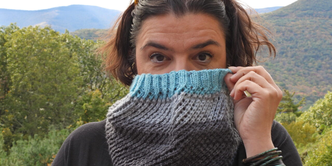 Easy Sloped Infinity Cowl Pattern For Knitters