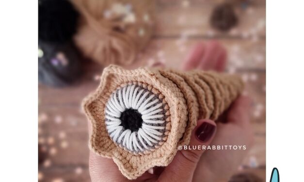 Fans of Dune Will Want To Crochet This Incredible Sandworm Amigurumi From Blue Rabbit Toys