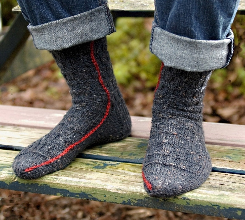 Easy Pattern To Knit A Pair Of Rugged Mens' Socks - Comes In 4 Sizes!