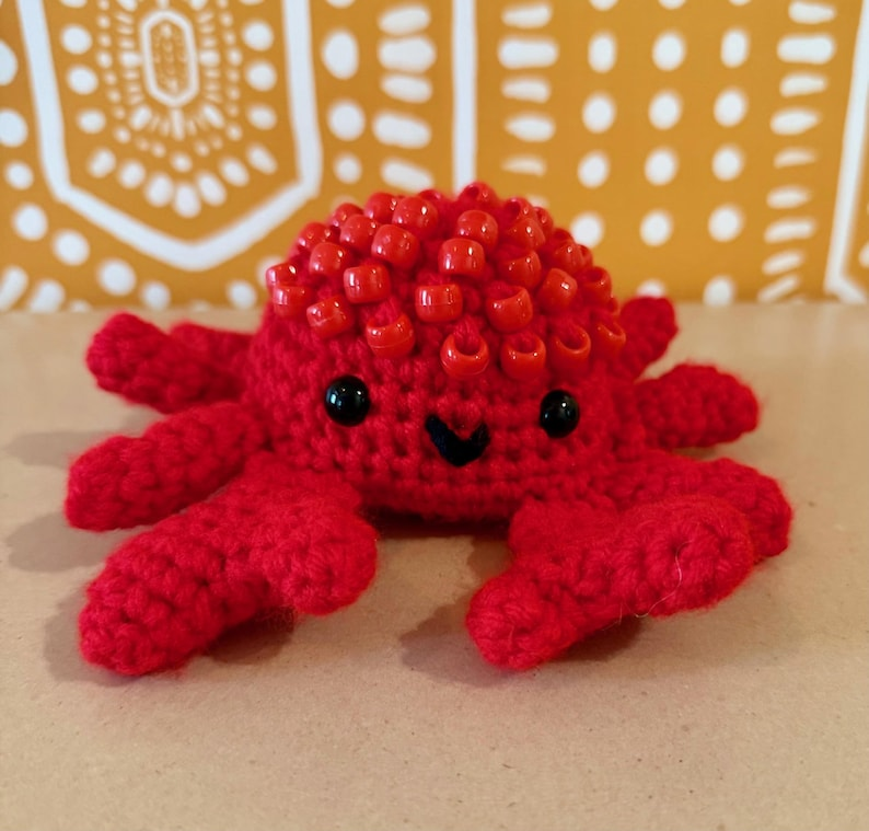 crochet beaded fidget patterns designed by Holly Stott of The Knotted Dinosaur #crochet