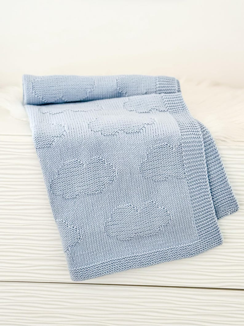 Knit the Perfect Baby Gift: Yarn Sonata's Cloud Banket - Reversible, Elegant & Unique