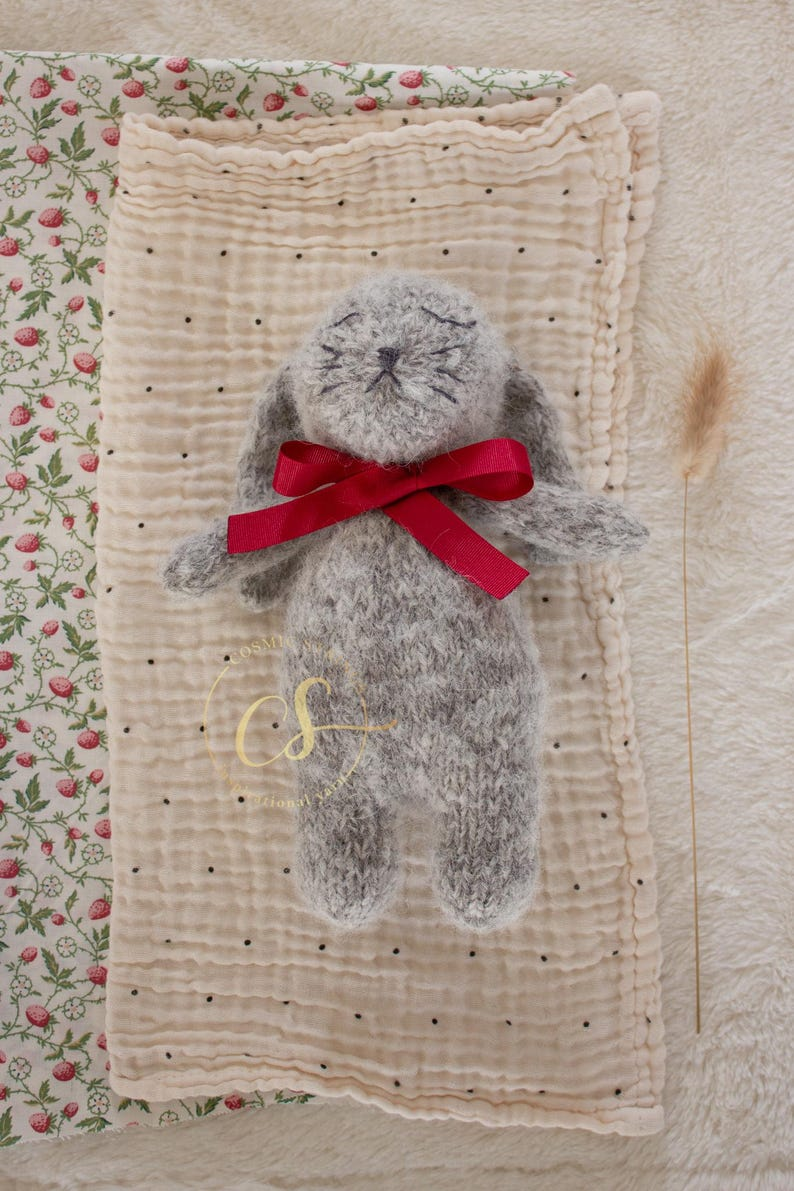 knitting patterns from Phu and Bea of Knit Cosmic Strings