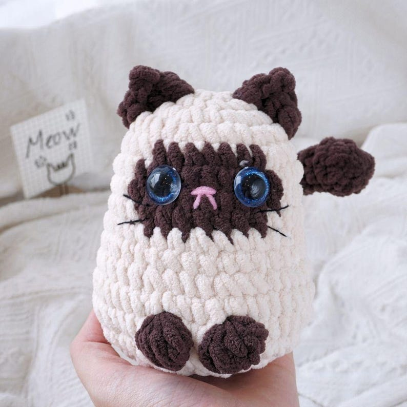 Wee Itty Bitty Knittable Kitties - 8 Popular Knit & Crochet Patterns To Try