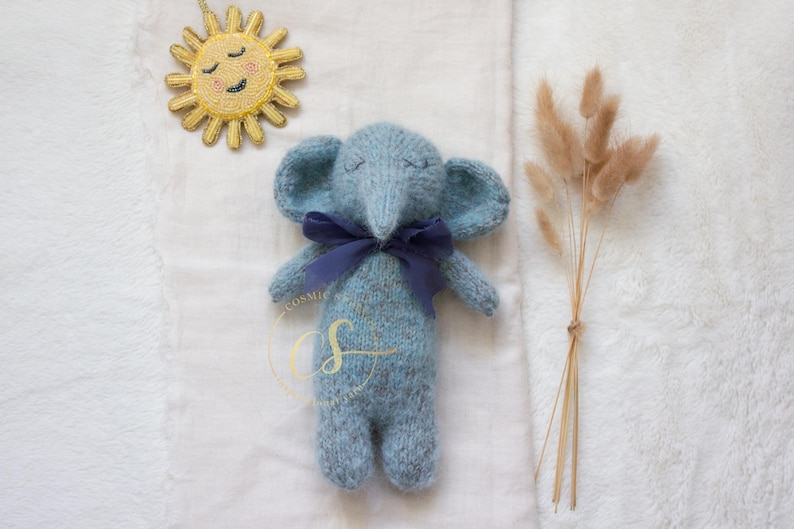 Handcrafted Joy: Cuddly Knit Giraffe Softie Pattern for Nursery Decor and Baby Gifts