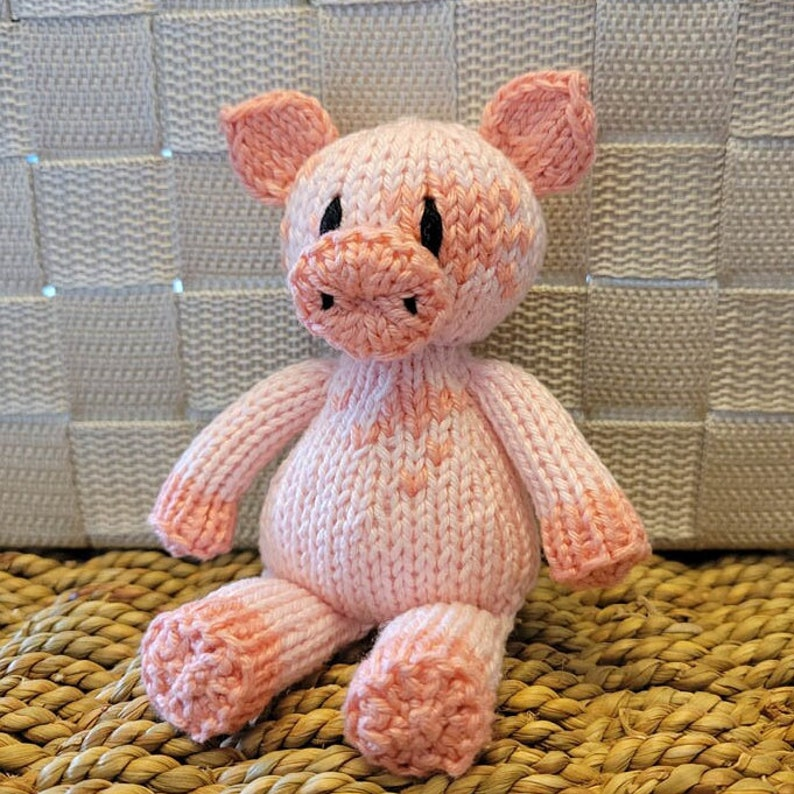 knitting pattern designed by Holly of Clara's Critter Crew #knitting