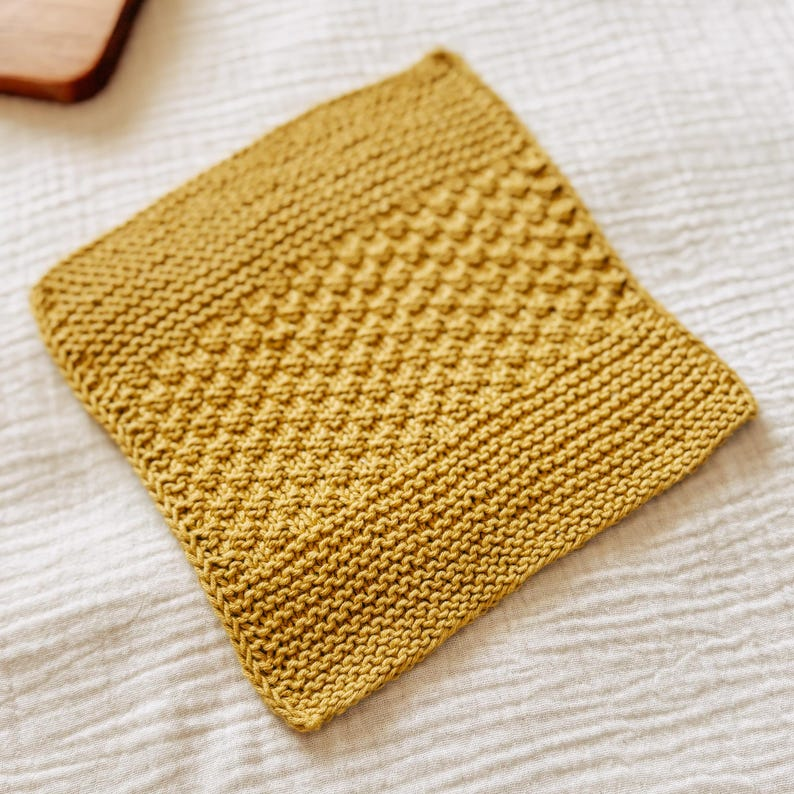 patterns designed by Iza of Whileberry Creative #knitting