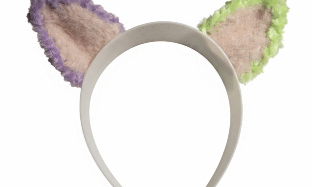 Need a Quick Costume Idea? Knit A Pair of Glitch Kitty Cat Ears For Cosplay