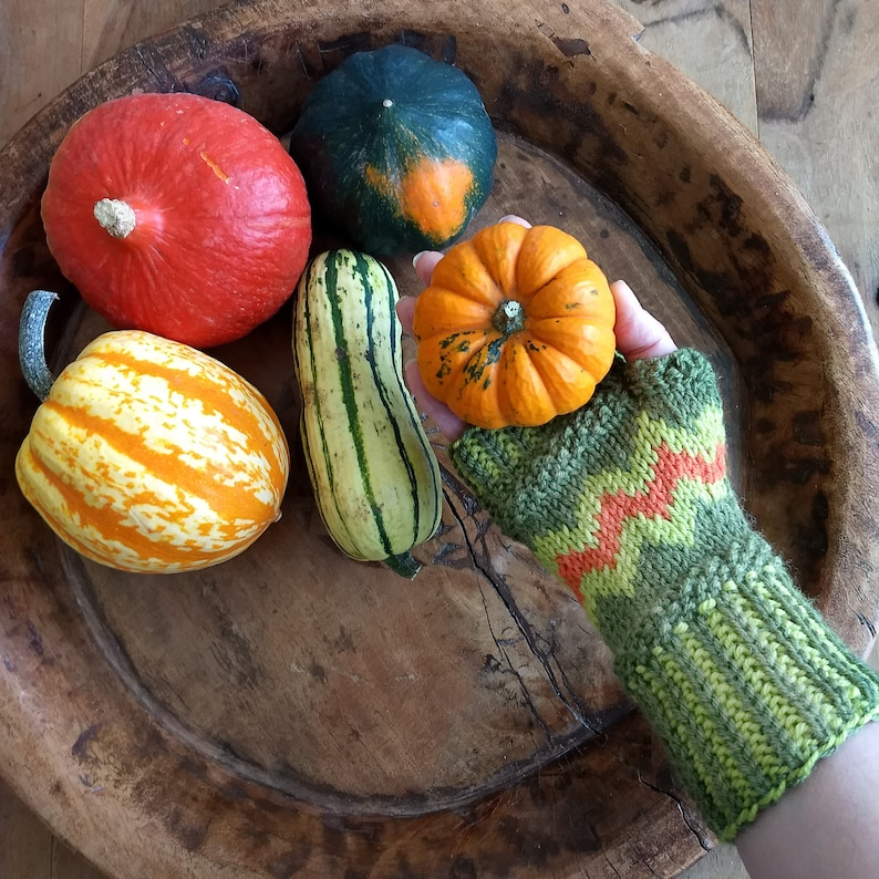 knitting patterns designed by Leonie of WoolnHook #knitting