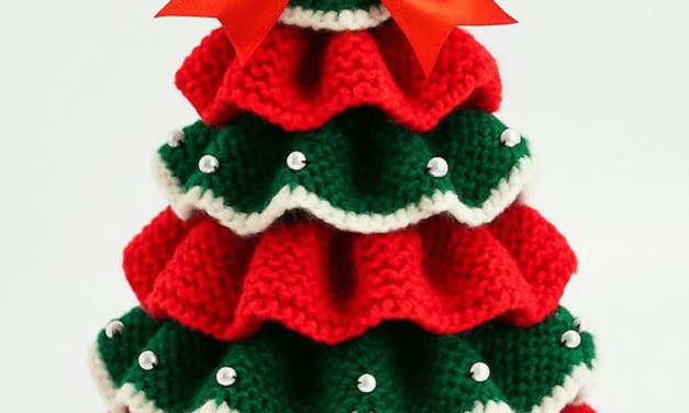 Charming, Classic & Oh-So-Christmassy – Get The Pattern To Make a Festive Ruffled Tree