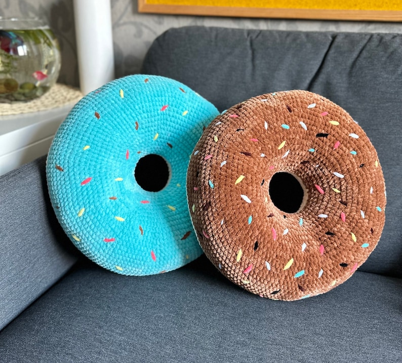 7 Crochet Throw Pillows You Can Make In A Day