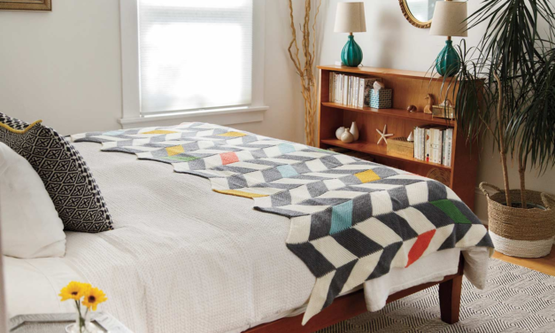 Pattern Spotlight: Holli Yeoh’s Flash Forward Blanket – A No-Seam Modular Knit That Builds Itself